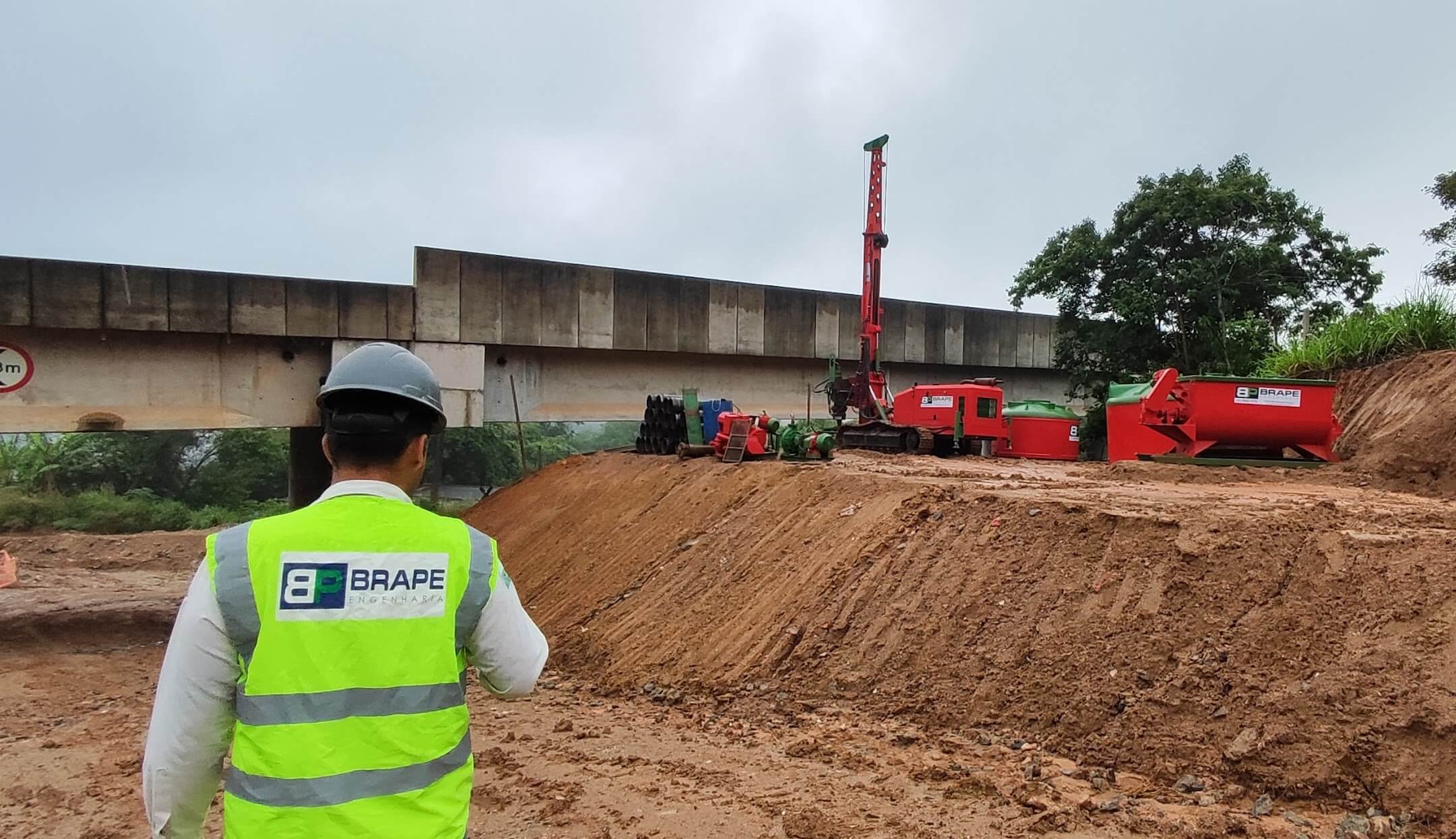 Estaca raiz brape engenharia 3 obras 2024
